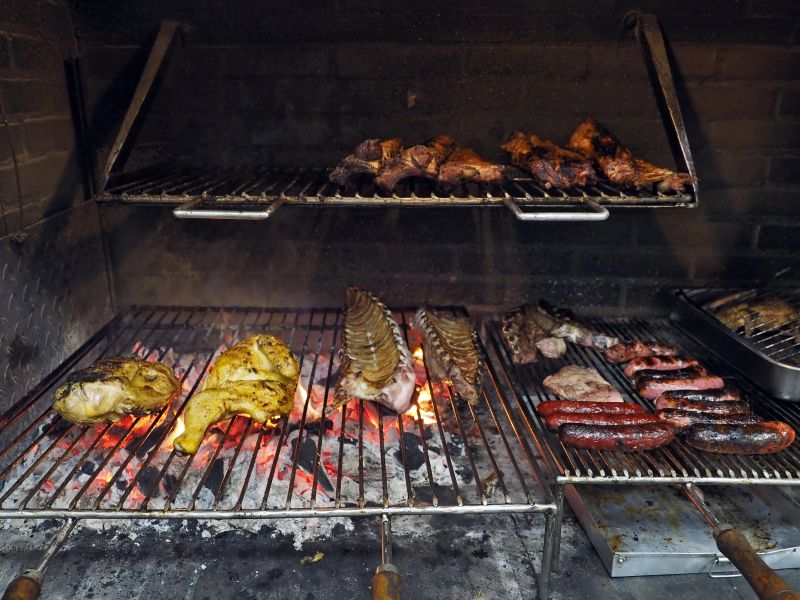La parrilla de Tierra y Mar, cuya cocina se basa en la brasa