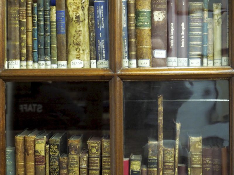 Biblioteca naval 3