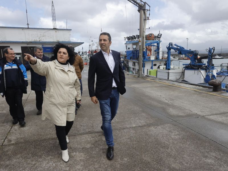 20240408 conselleiro visita Cariu00f1o obras porto dragaxe 1