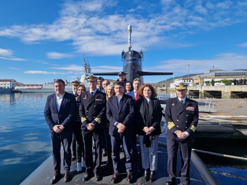 Isaac Peral submarino autoridades buena