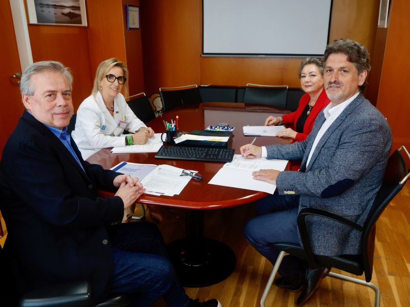 20250617 Reunion conselleiro Sanidade alcalde de Ortigueira6