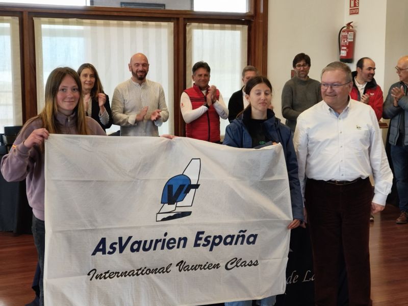 ENTREGA BANDERA A AS PONTES