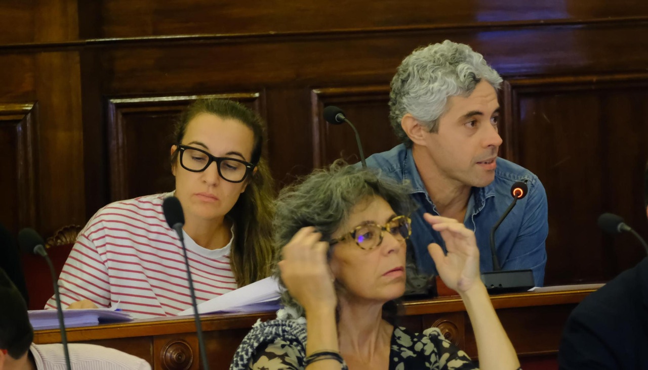 Concejales del PSOE y el BNG en el pleno de septiembre