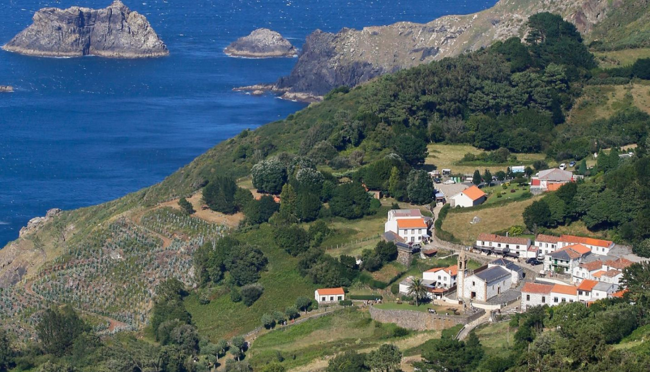Vistas de San Andrés de Teixido, en el Xeoparque Cabo Ortegal