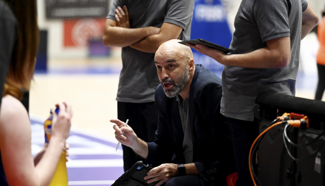 Lino López, durante el encuentro ante el Estepona