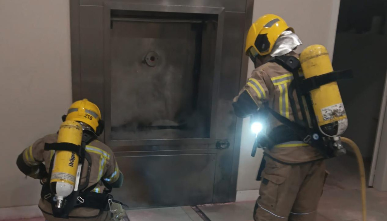 Los efectivos de los Bomberos de Ferrol acudieron al lugar para asegurar la zona