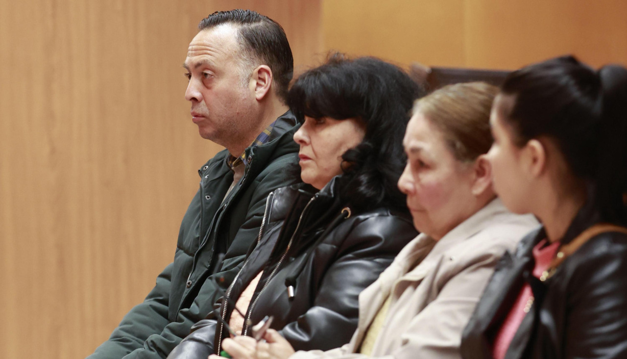 Cuatro personas se sentaron en el banquillo de la audiencia provincial por este caso
