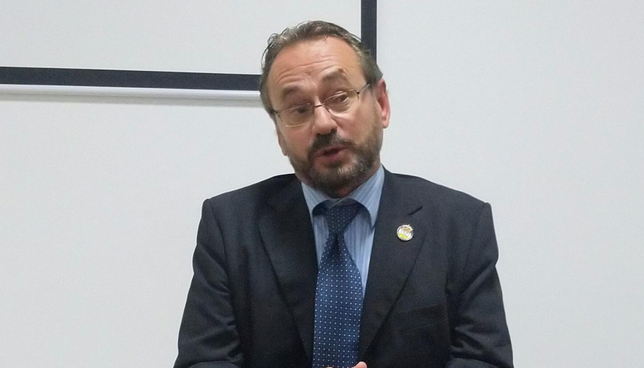 El escritor e historiador participa en el ciclo de la cátedra Jorge Juan