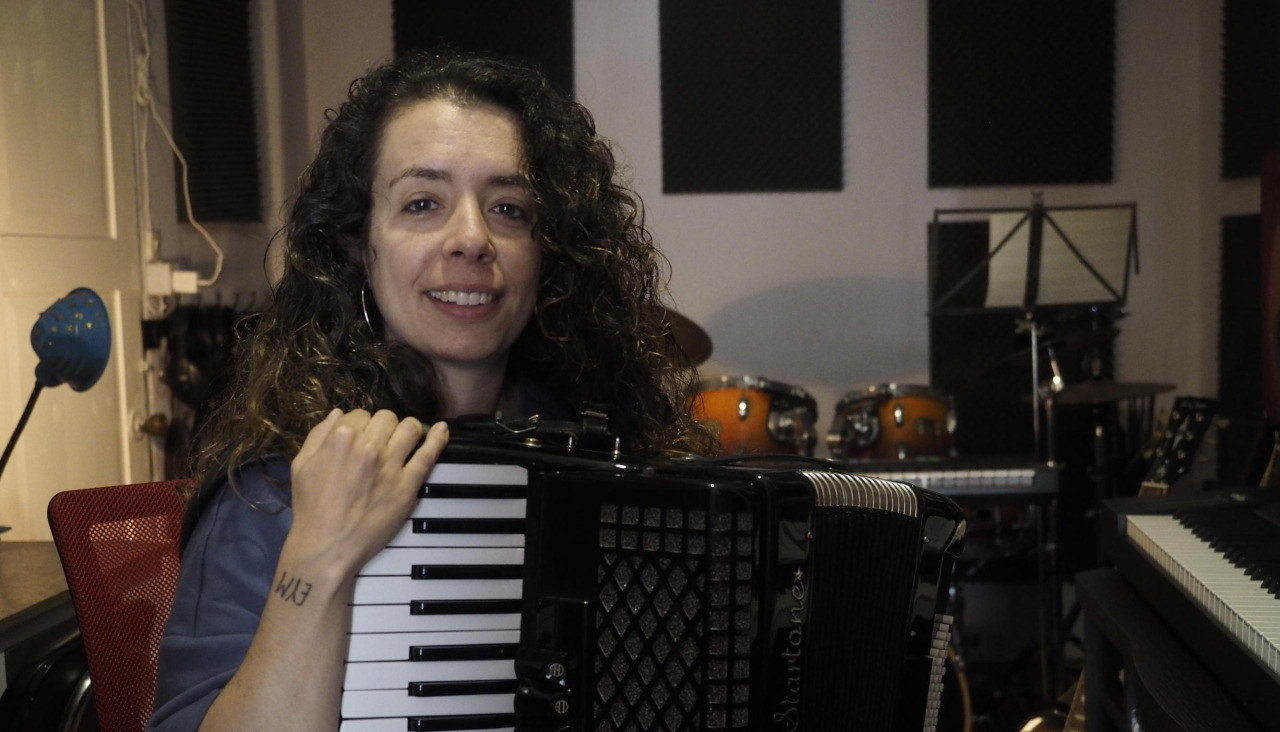 La compositora Sofía Oriana Infante en su estudio de la calle Real de Ferrol