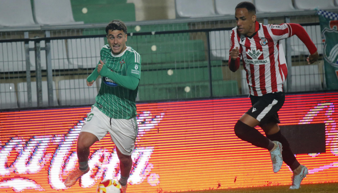 Antón Escobar, durante el pasado duelo en A Malata frente al Zamora