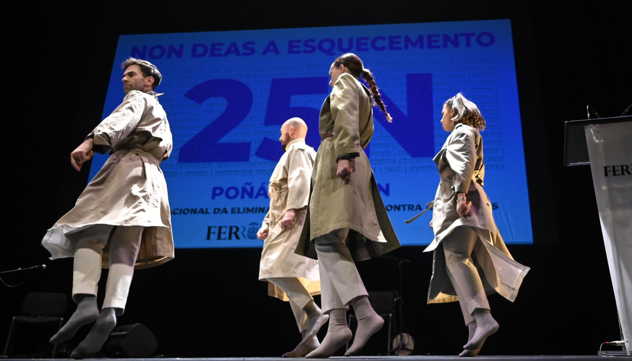 La compañía de Fran Sieira danzó en el escenario del teatro
