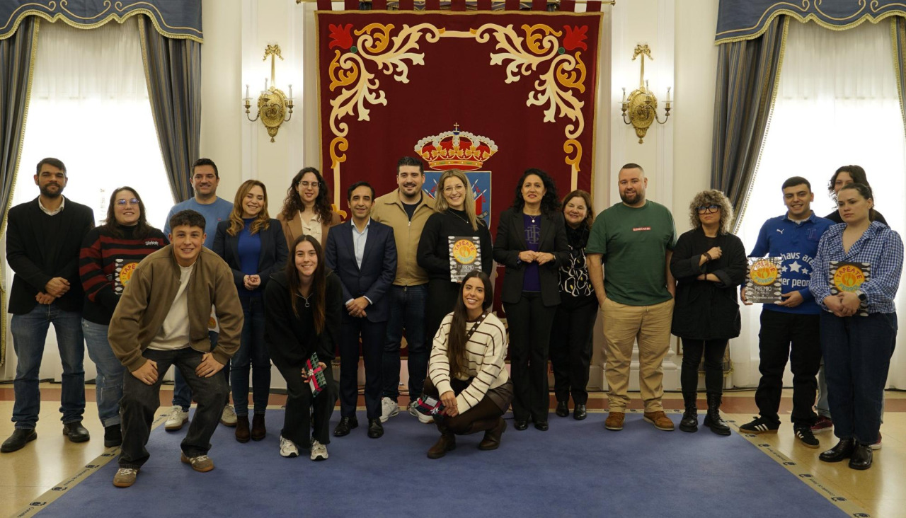 Los ganadores junto a miembros de la corporación y la Asociación de Hosteleros de Ferrol e Comarca