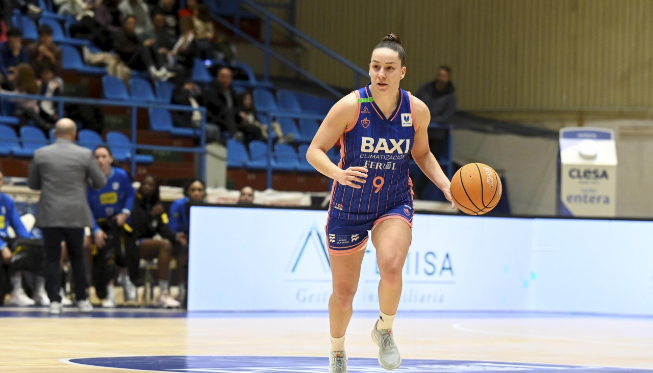 Karolina Sotolova disputó los cuarenta minutos ante el Cadí La Seu