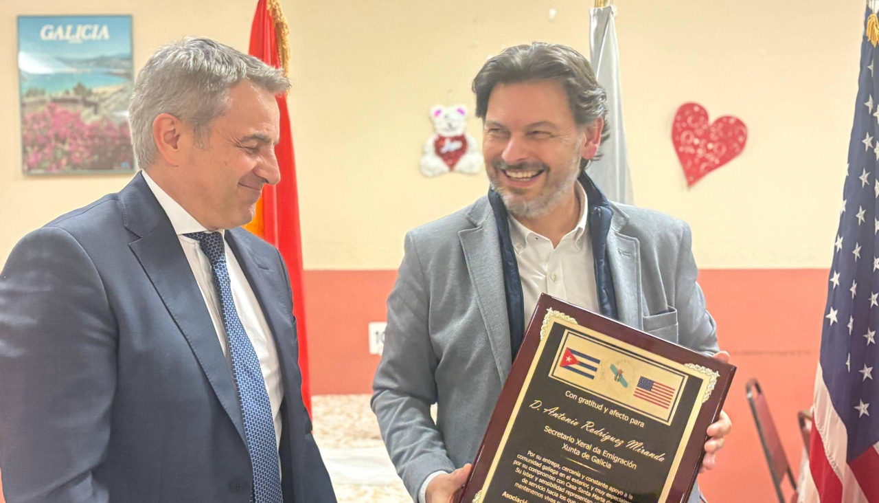 Un momento de la visita a la Casa de Santa Marta de Ortigueira en Miami