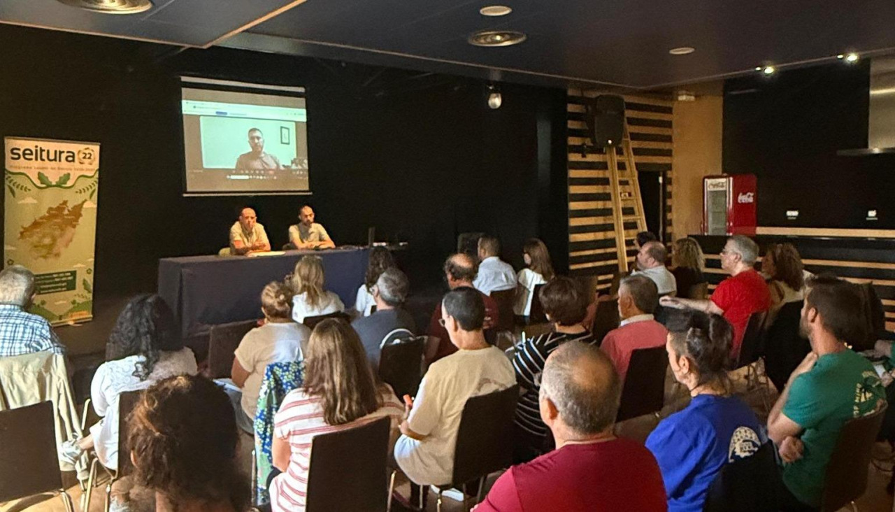 Imagen de archivo de una charla de Seitura 22 en Narón