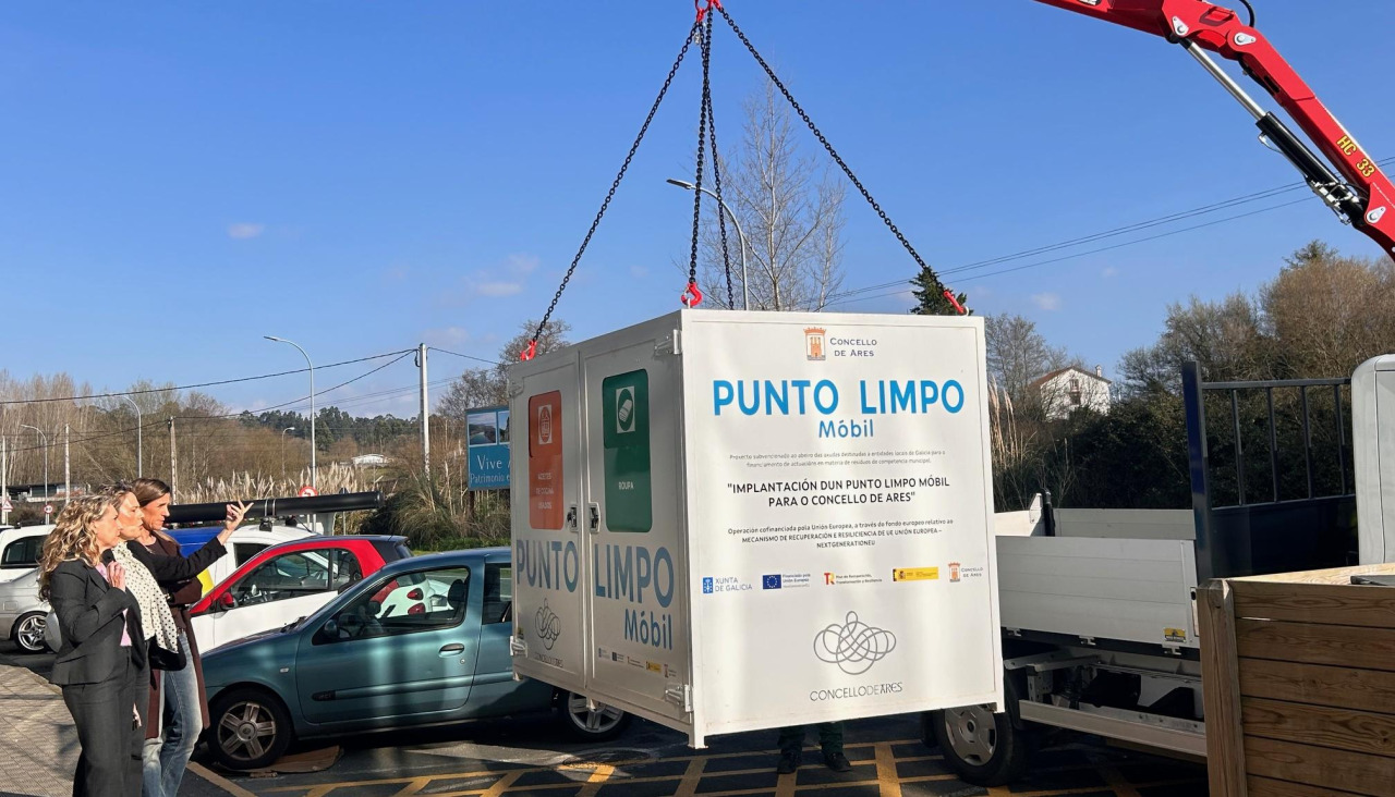 Un momento de la visita de Aneiros al municipio aresano, beneficiario de la anterior convocatoria
