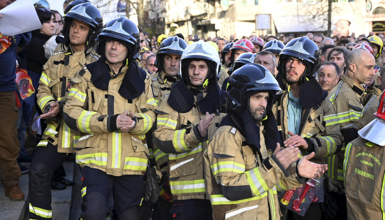 Concentración bomberos en Armas