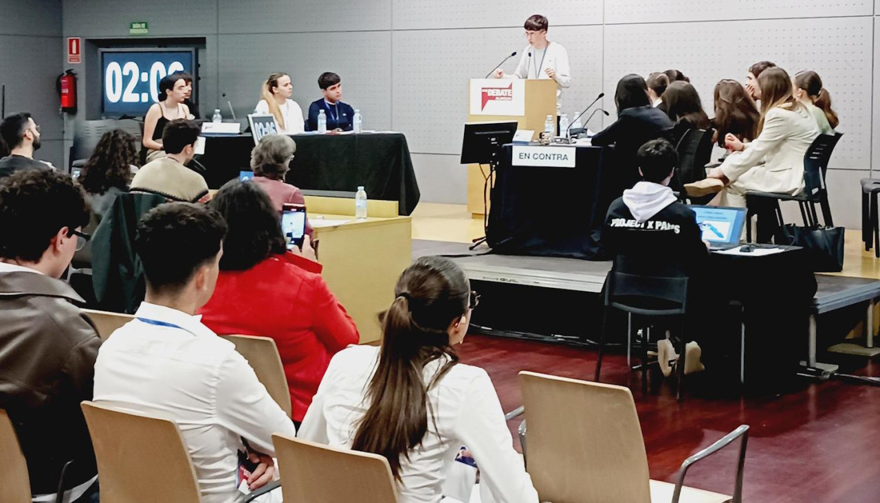 Un instante de una de las pruebas de la anterior edición del Club de Debate Alingua