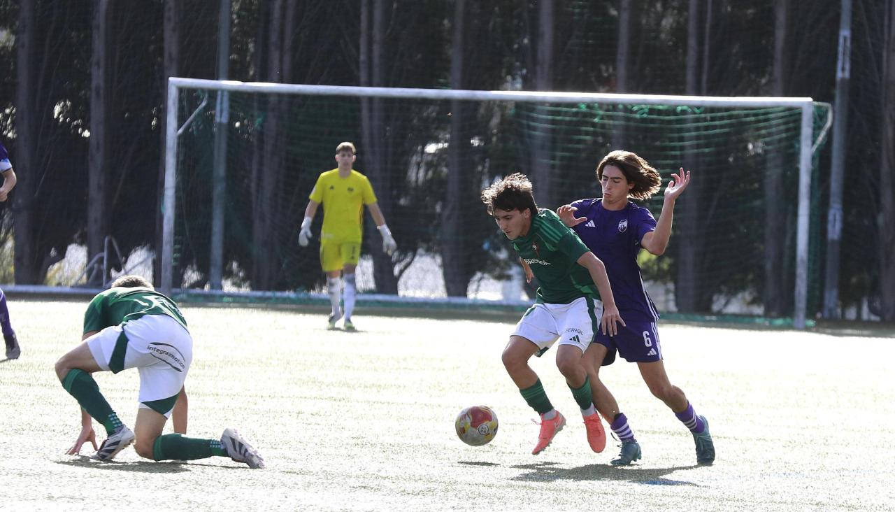 Imagen del encuentro de la primera vuelta entre el Racing juvenil y el Montañeros