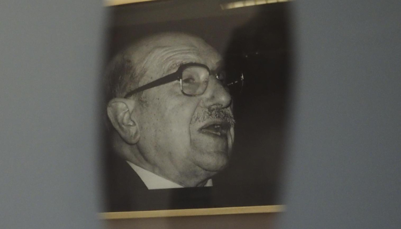 Imaxe de arquivo dunha mostra sobre Carvalho Calero no marco das Letras