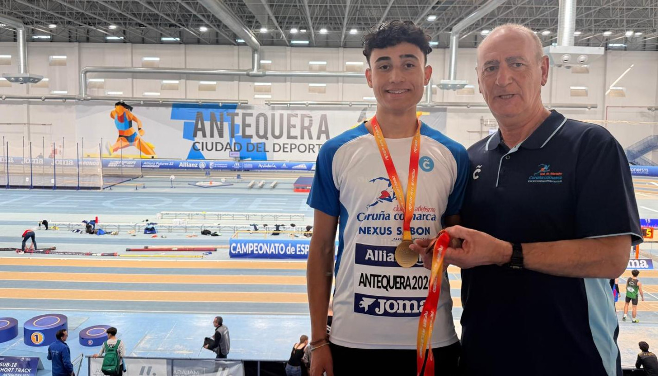 Castro, con su técnico Tomás Pérez y sus dos medallas nacionales