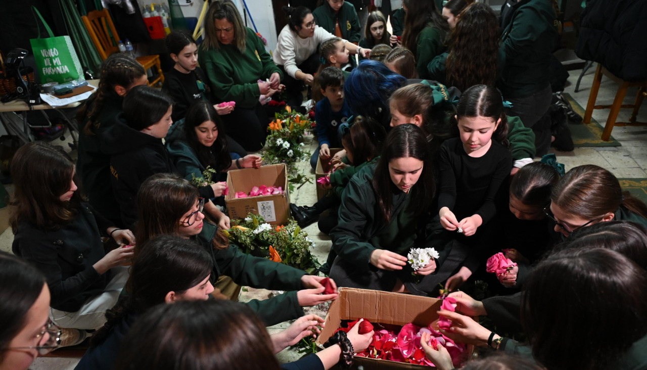 Petalada de la Cofradía de La Esperanza