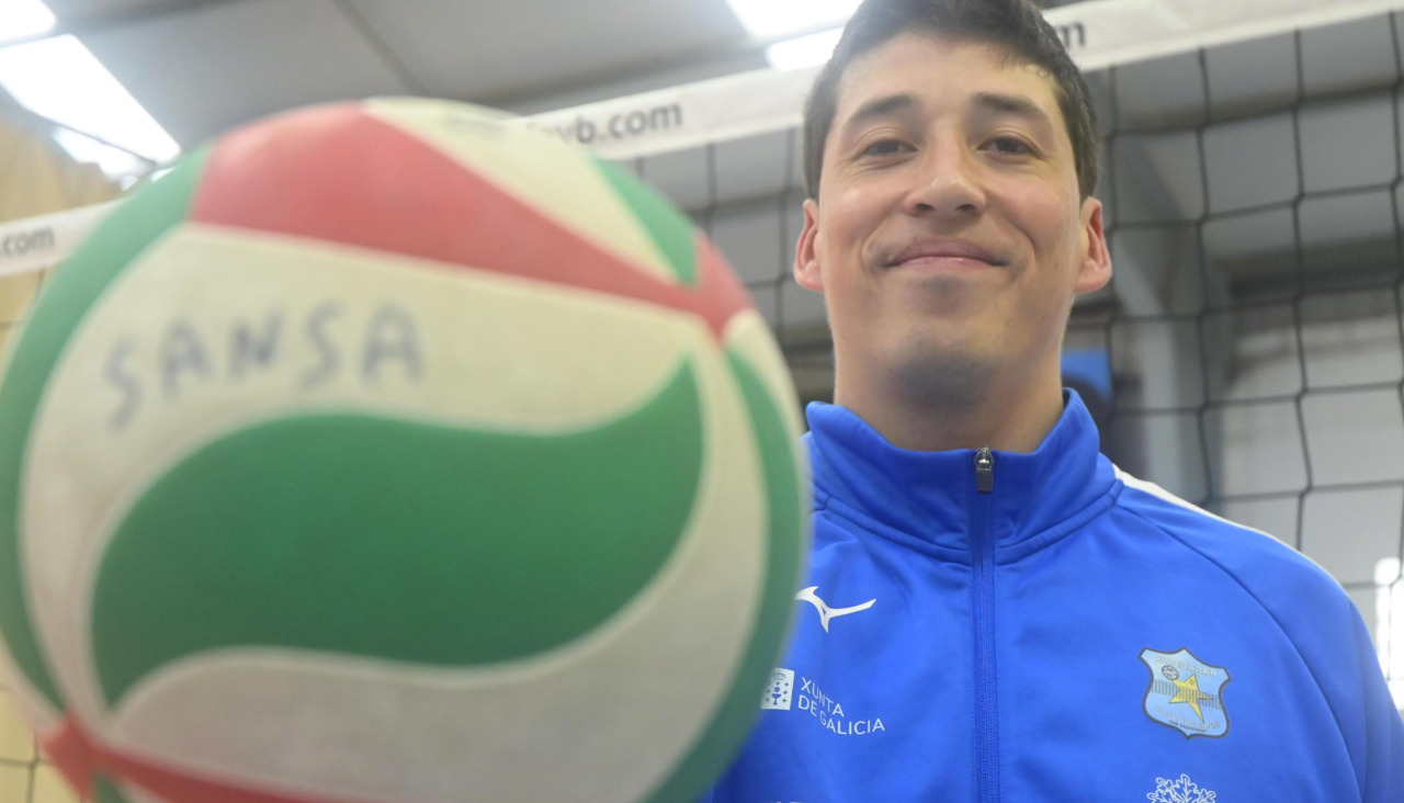 El chileno, durante una de sus jornadas de entrenamiento con la cantera local