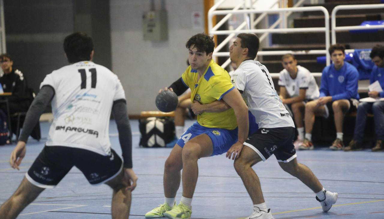 Imagen de archivo de un partido del Balonmano Narón