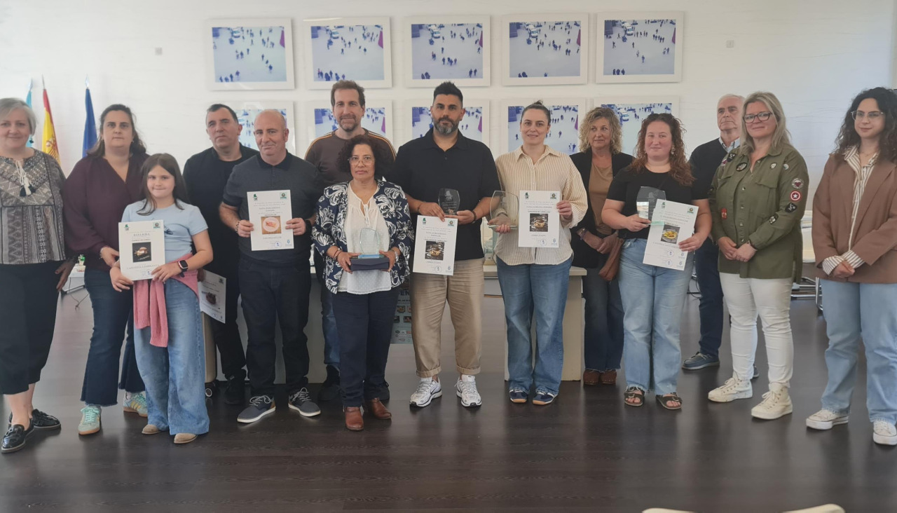 Foto de familia con los ganadores del Concurso de Tapas