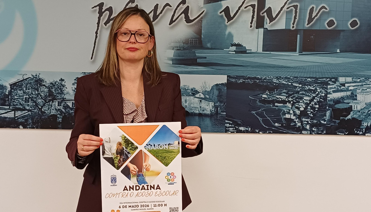 Olga Ameneiro, con el cartel de la iniciativa