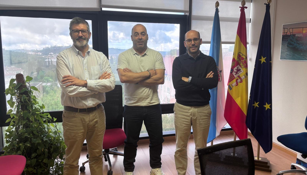 Representantes autonómicos y del pósito fenés, el día del encuentro de trabajo