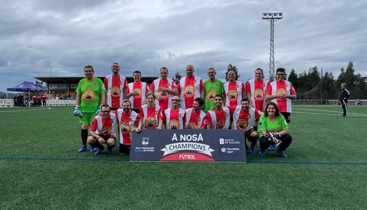 El equipo del Ortigueira antes de un partido