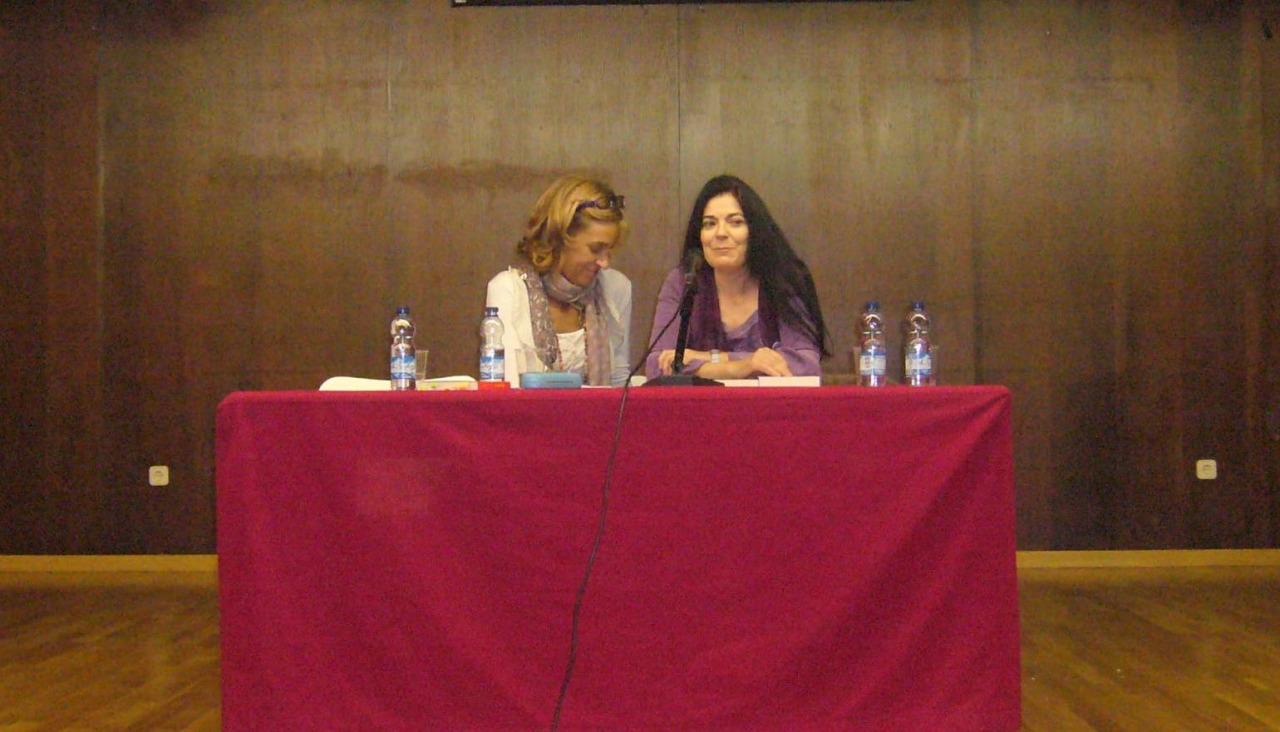 Begoña Caamaño e Pim Patinho, na Casa da Cultura de Valdoviño, 14 anos atrás, presentando ‘Morgana en Esmelle’