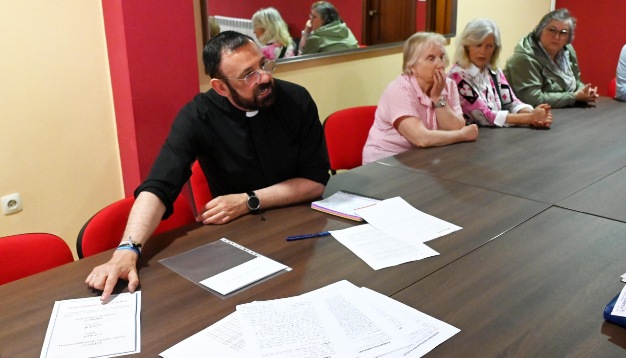 Rueda de prensa comisión cementerio de Santa Icia
