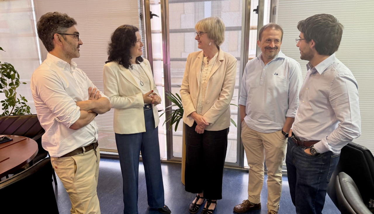 Ana Ares recibió este martes a la responsable de esta red universitaria
