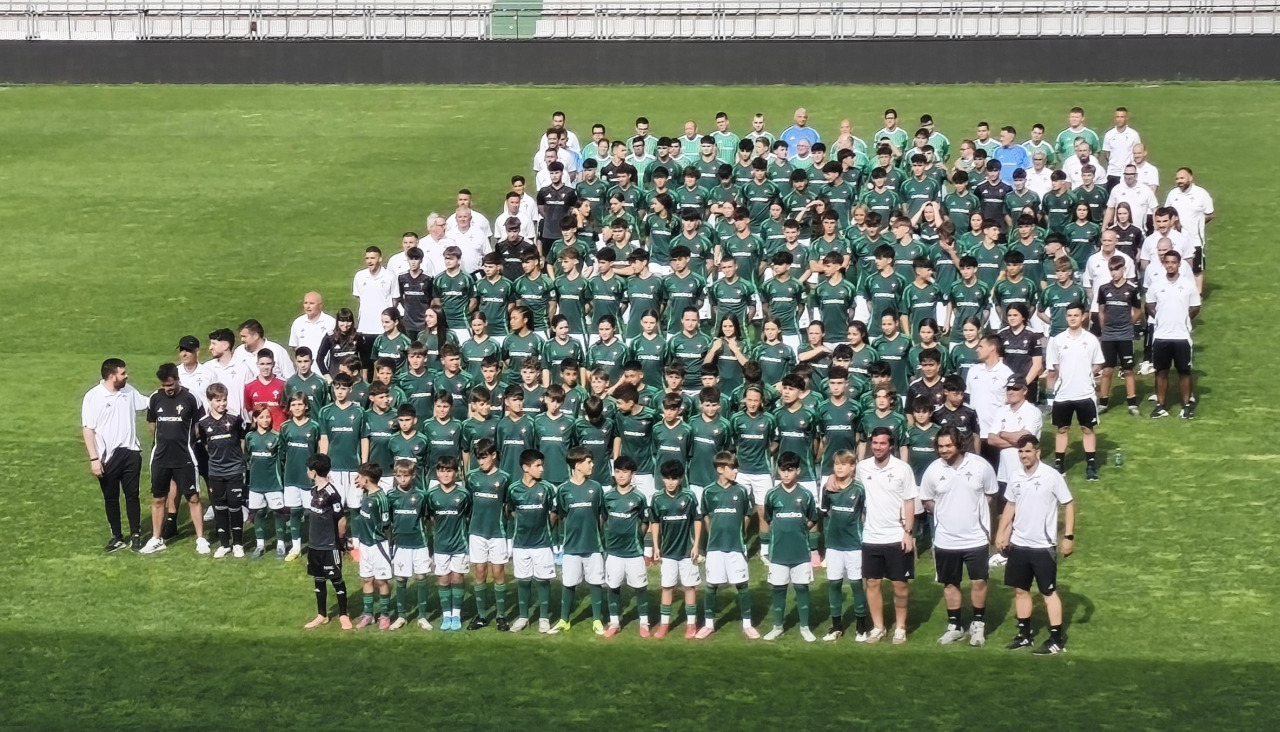 El campo de A Malata fue sede de esta celebración racinguista