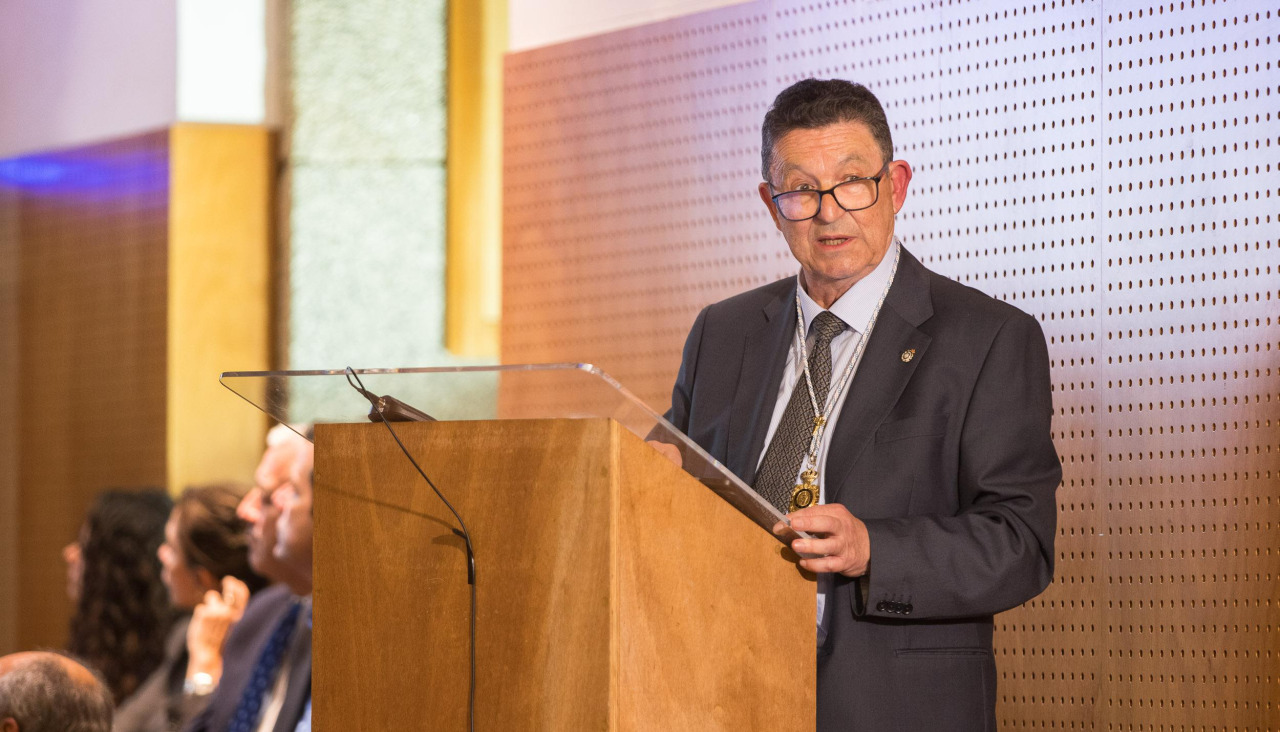 O académico da RAGC e investigador José Rivas coordina o ciclo con Rosa Menéndez, do CSIC