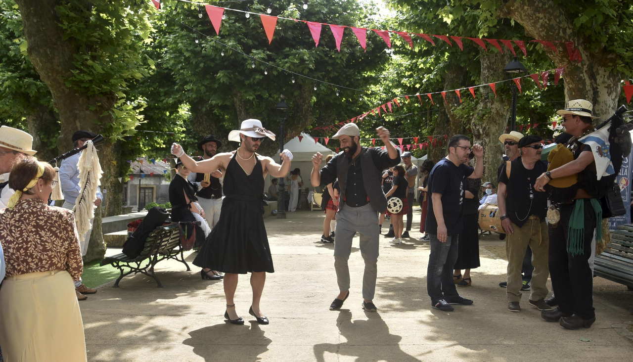 Ambiente nunha das edicións pasadas dos Cantos de Taberna de Pontedeume