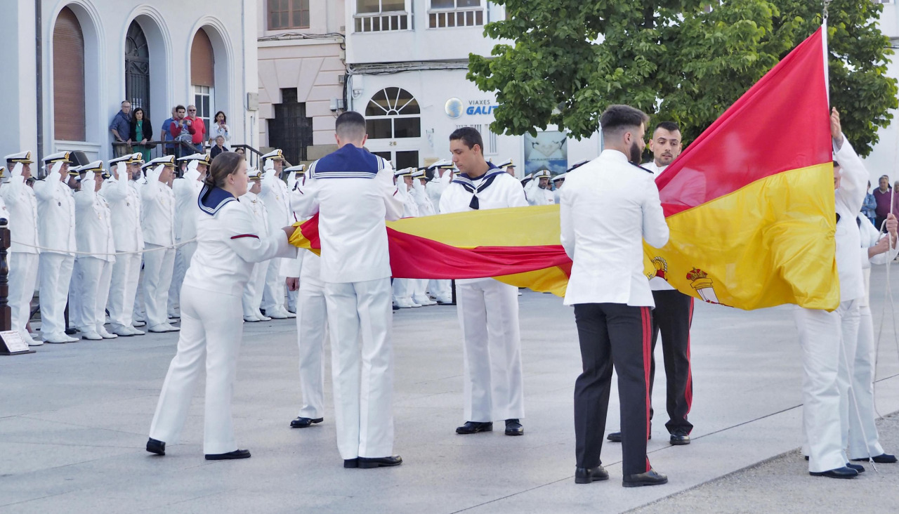 La plaza de Armas ya albergó un arriado solemne en 2024