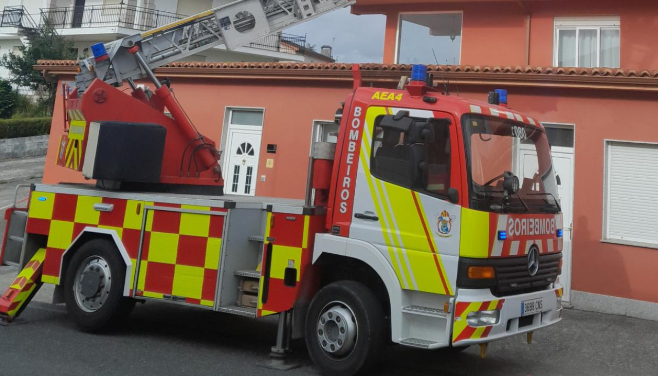 Intervención de los bomberos naroneses en la vivienda del fallecido