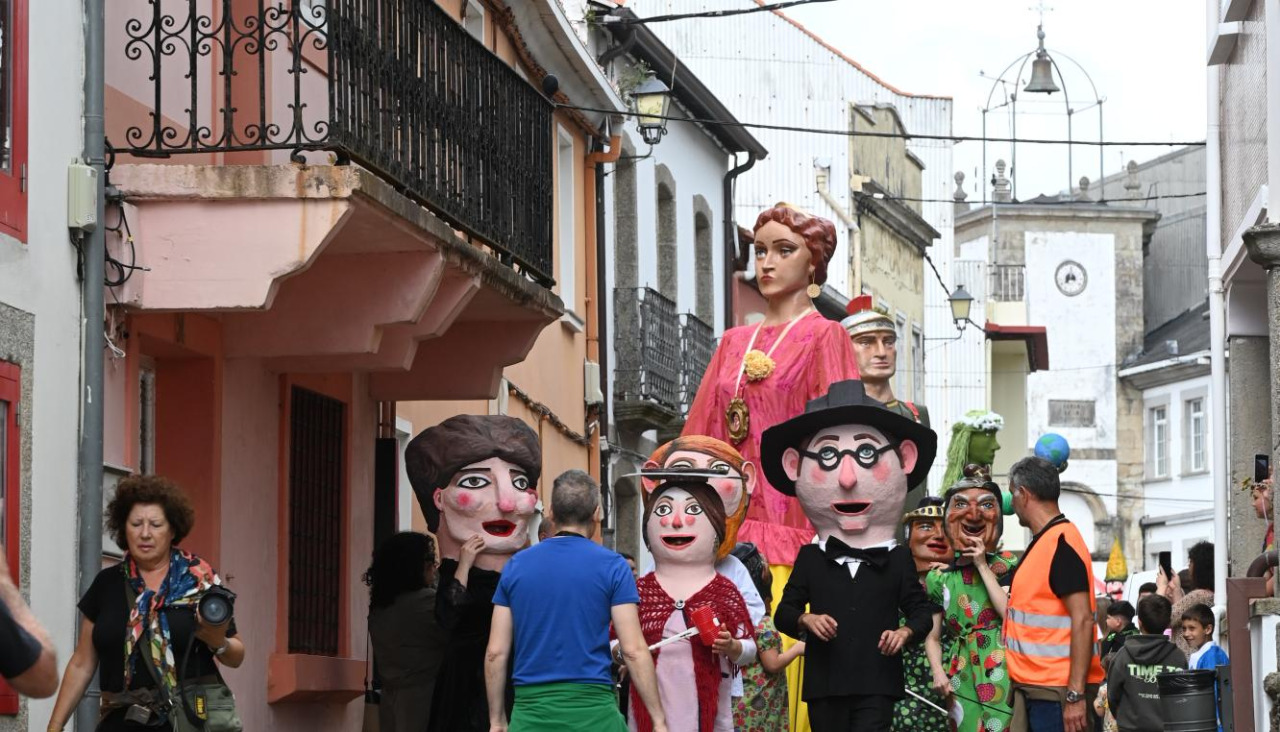 Neda xigantes e cabezudos