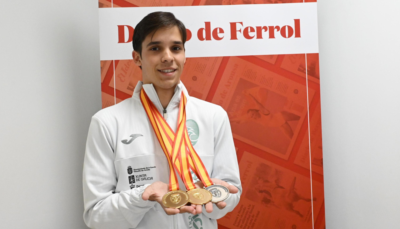 El ferrolano, con las tres medallas conseguidas en las citas estatales