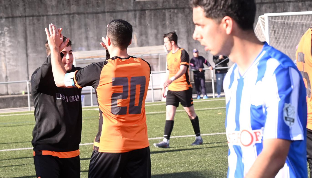 Fútbol celebración San Sadurniño