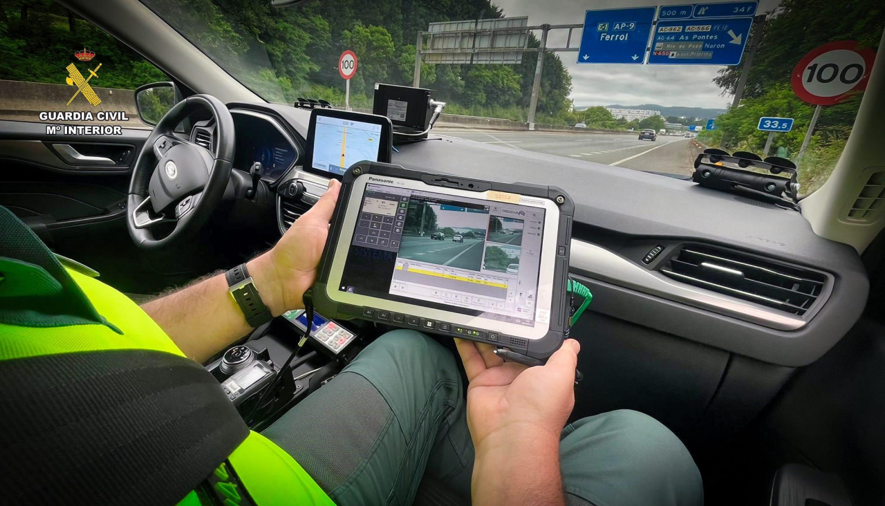 Fue el rádar móvil de la Guardia Civil el que detectó al vehículo a gran velocidad