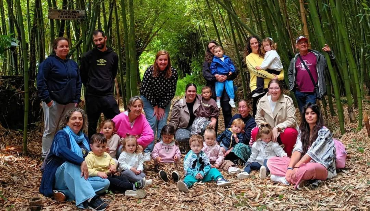 Familias del PAI visitando el bosque de bambú como final de su proyecto