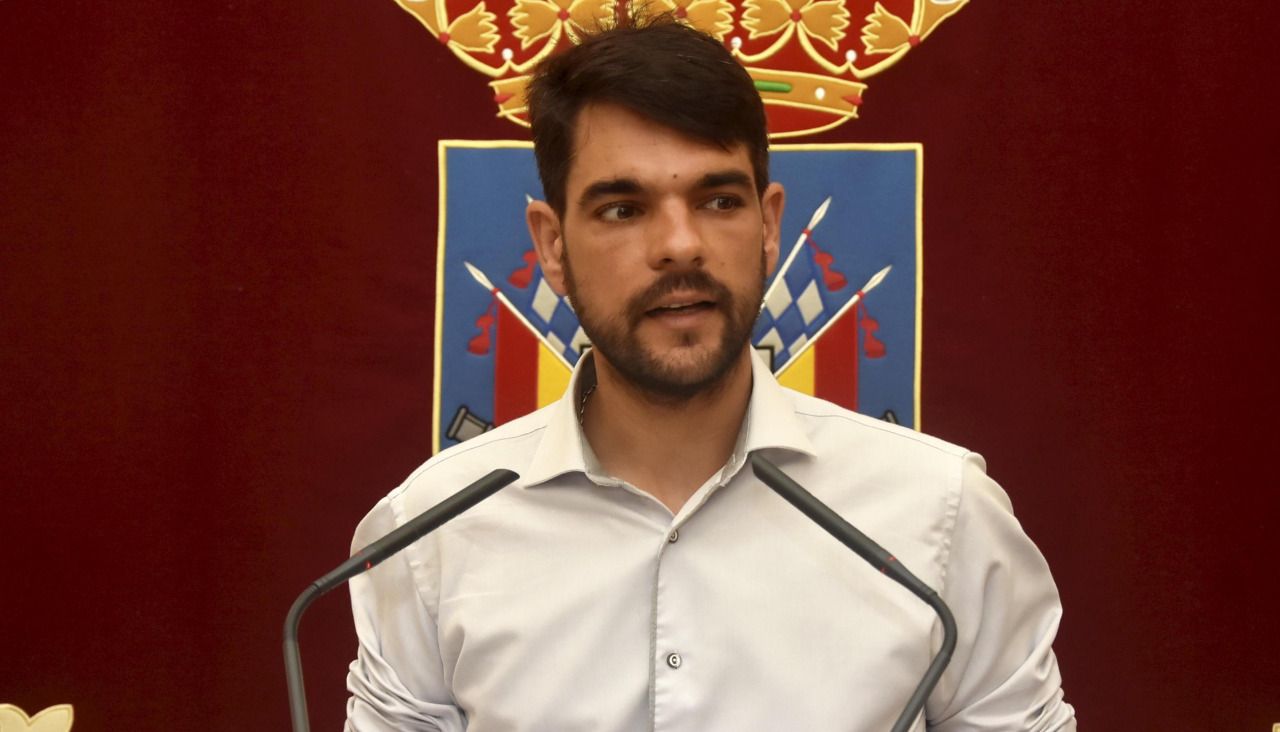 Imagen de archivo de Reina dando una rueda de prensa
