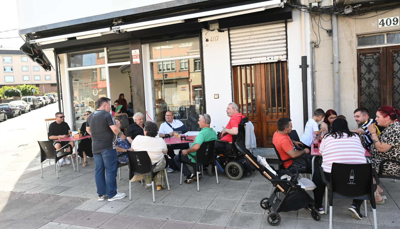 Inaguración cervería Cora en Narón Castela 407