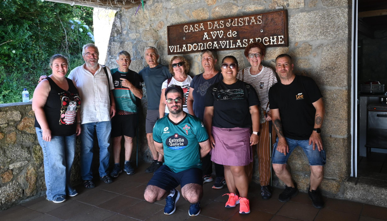 AAVV Casa Das Juntas salida ruta petroglifos