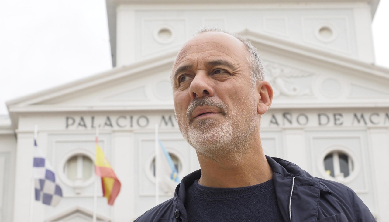Javier Gutiérrez, en Armas, durante una entrevista para este diario