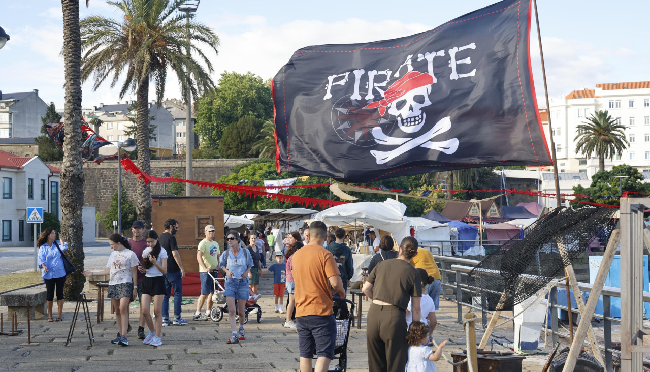 mercado pirata en el puerto
